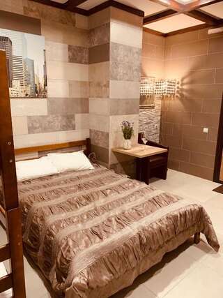 Мини-отель WINE & ROSE BOUTIQUE HOTEL Харьков Четырехместный номер-4