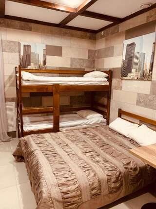 Мини-отель WINE & ROSE BOUTIQUE HOTEL Харьков Четырехместный номер-6