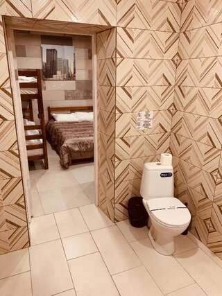 Мини-отель WINE & ROSE BOUTIQUE HOTEL Харьков Четырехместный номер-8