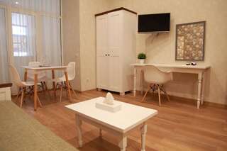 Мини-отель WINE & ROSE BOUTIQUE HOTEL Харьков Семейный люкс с балконом-2