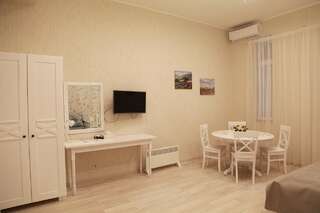 Мини-отель WINE & ROSE BOUTIQUE HOTEL Харьков Люкс с кроватью размера «king-size»-3