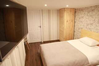 Мини-отель WINE & ROSE BOUTIQUE HOTEL Харьков Четырехместный номер Дуплекс-3