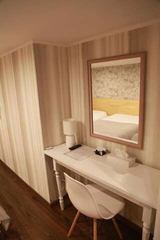 Мини-отель WINE & ROSE BOUTIQUE HOTEL Харьков Четырехместный номер Дуплекс-6