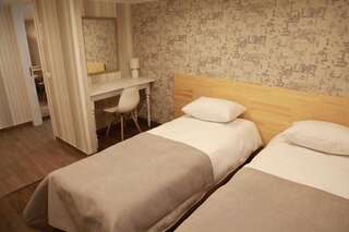 Мини-отель WINE & ROSE BOUTIQUE HOTEL Харьков Четырехместный номер Дуплекс-10